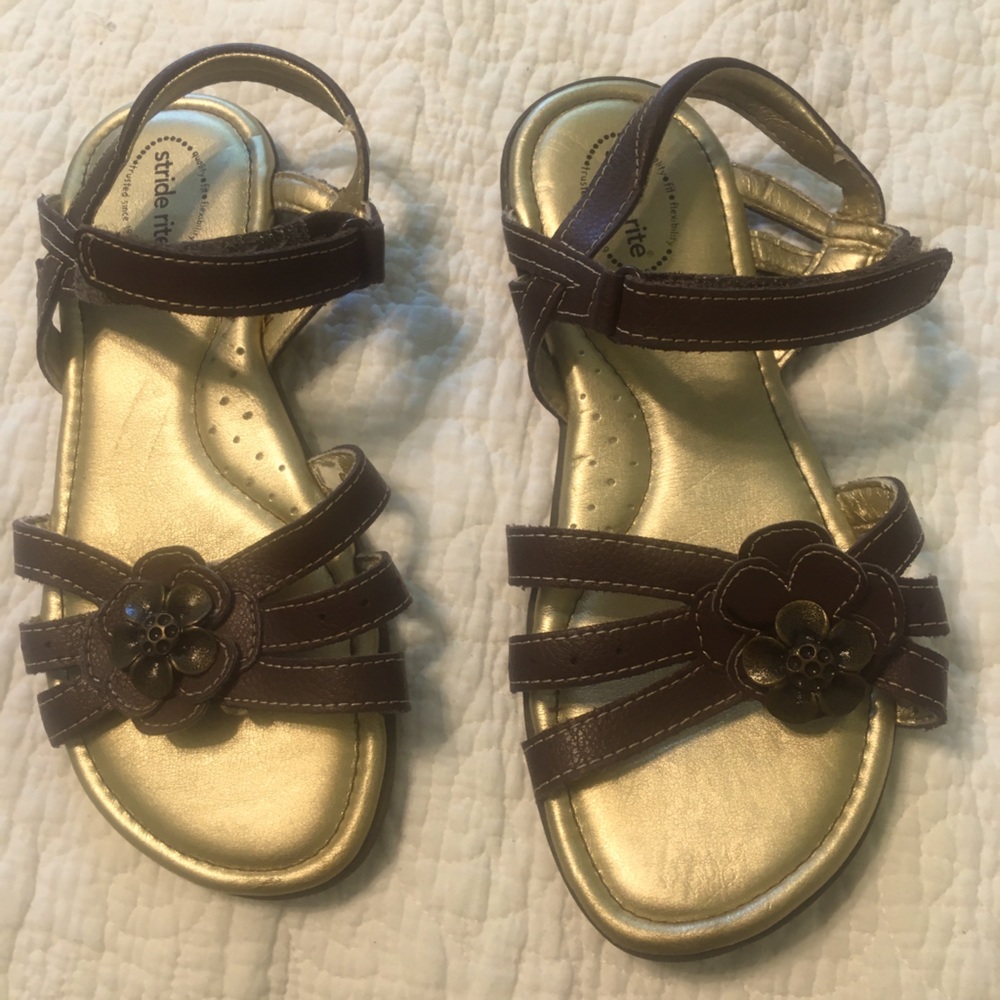 Stride Right brown sandals